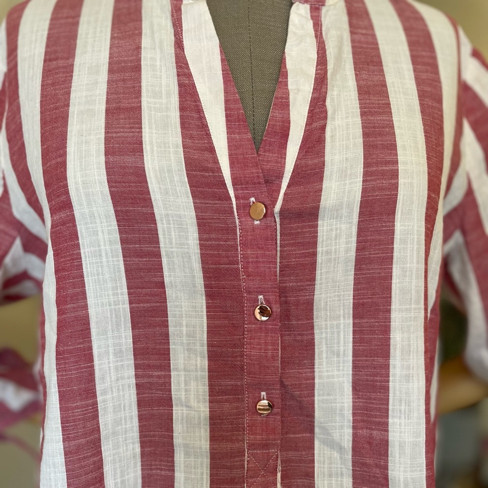 Ivanka Trump Shirt - M